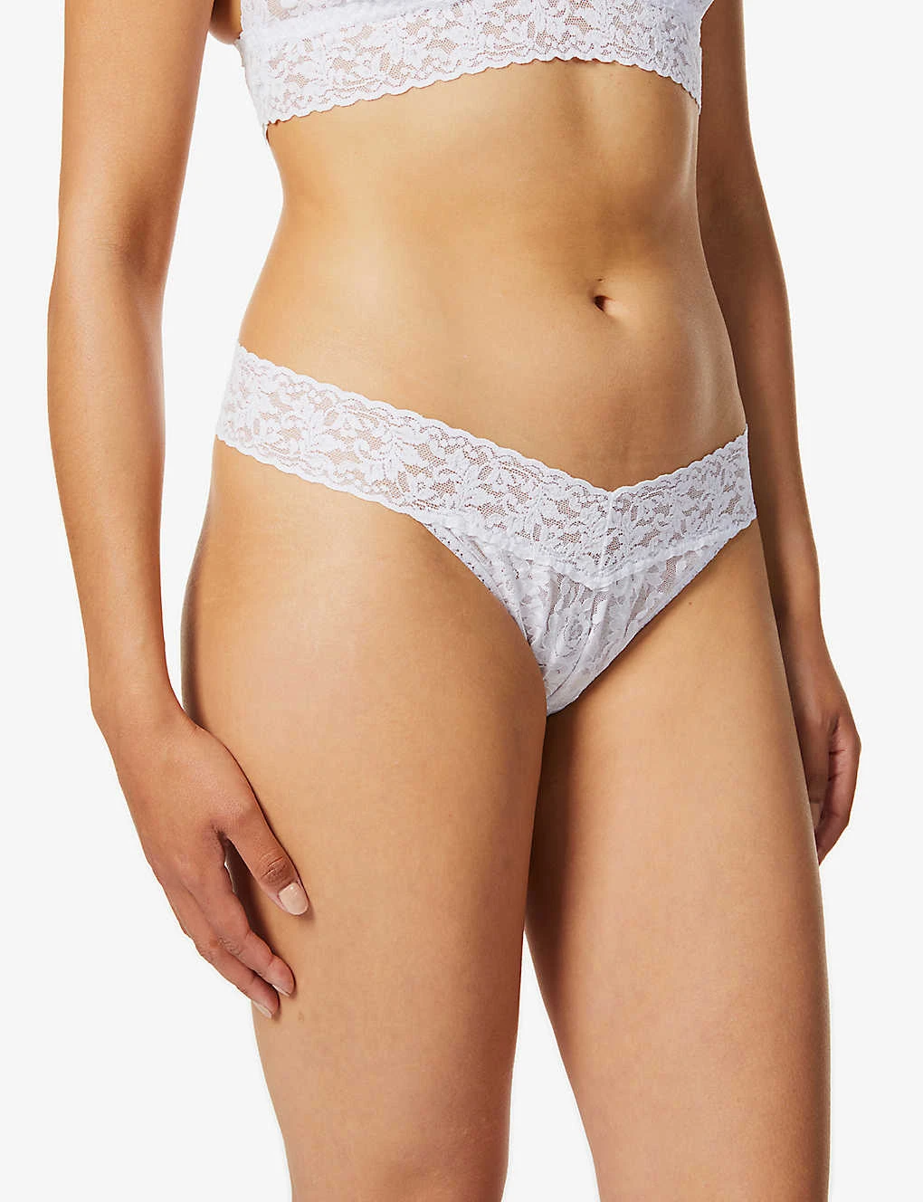 HANKY PANKY Hp Sig Lace Orig Thong 5 HANKY PANKY Hp Sig Lace Orig Thong - Image 3