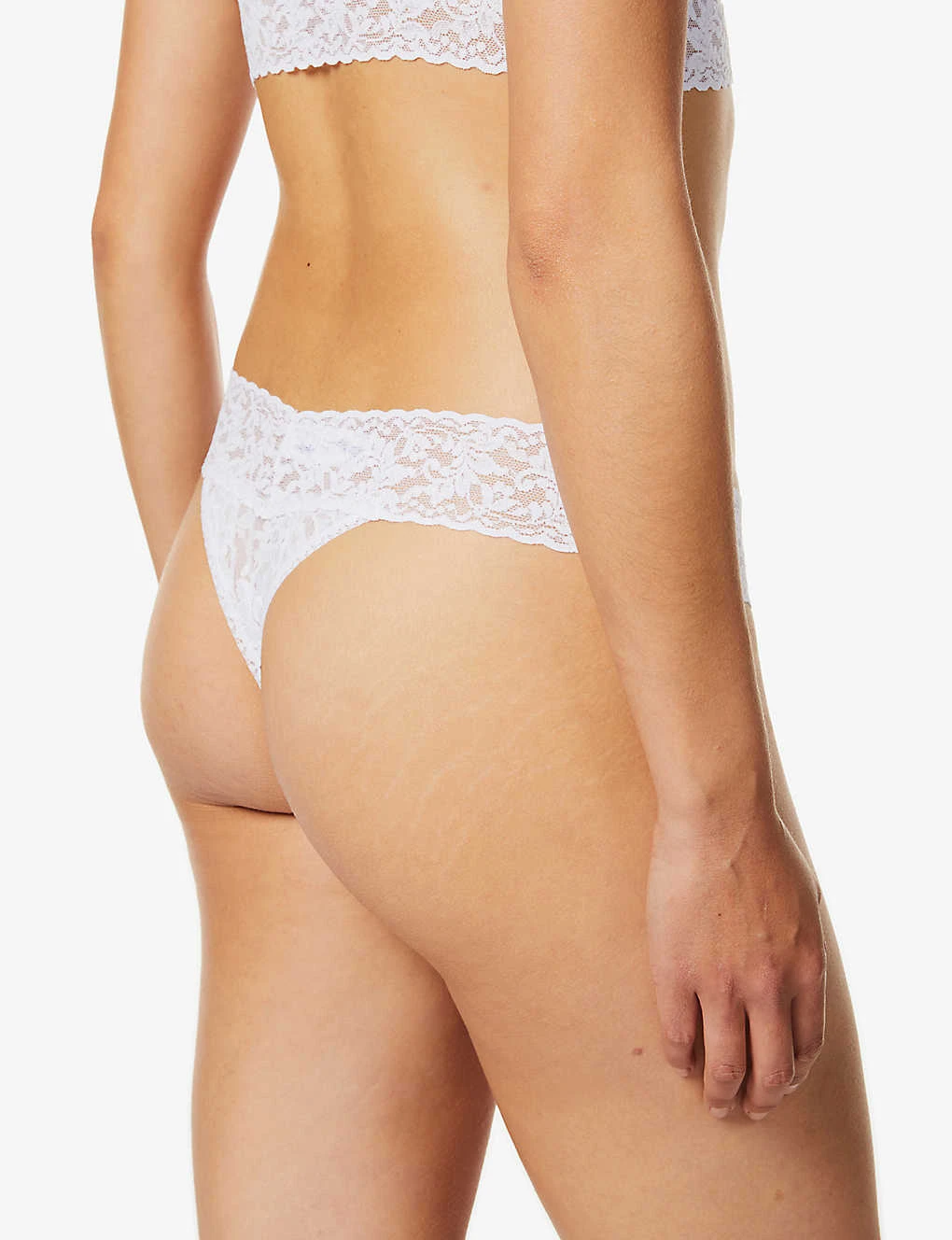 HANKY PANKY Hp Sig Lace Orig Thong 6 HANKY PANKY Hp Sig Lace Orig Thong - Image 4