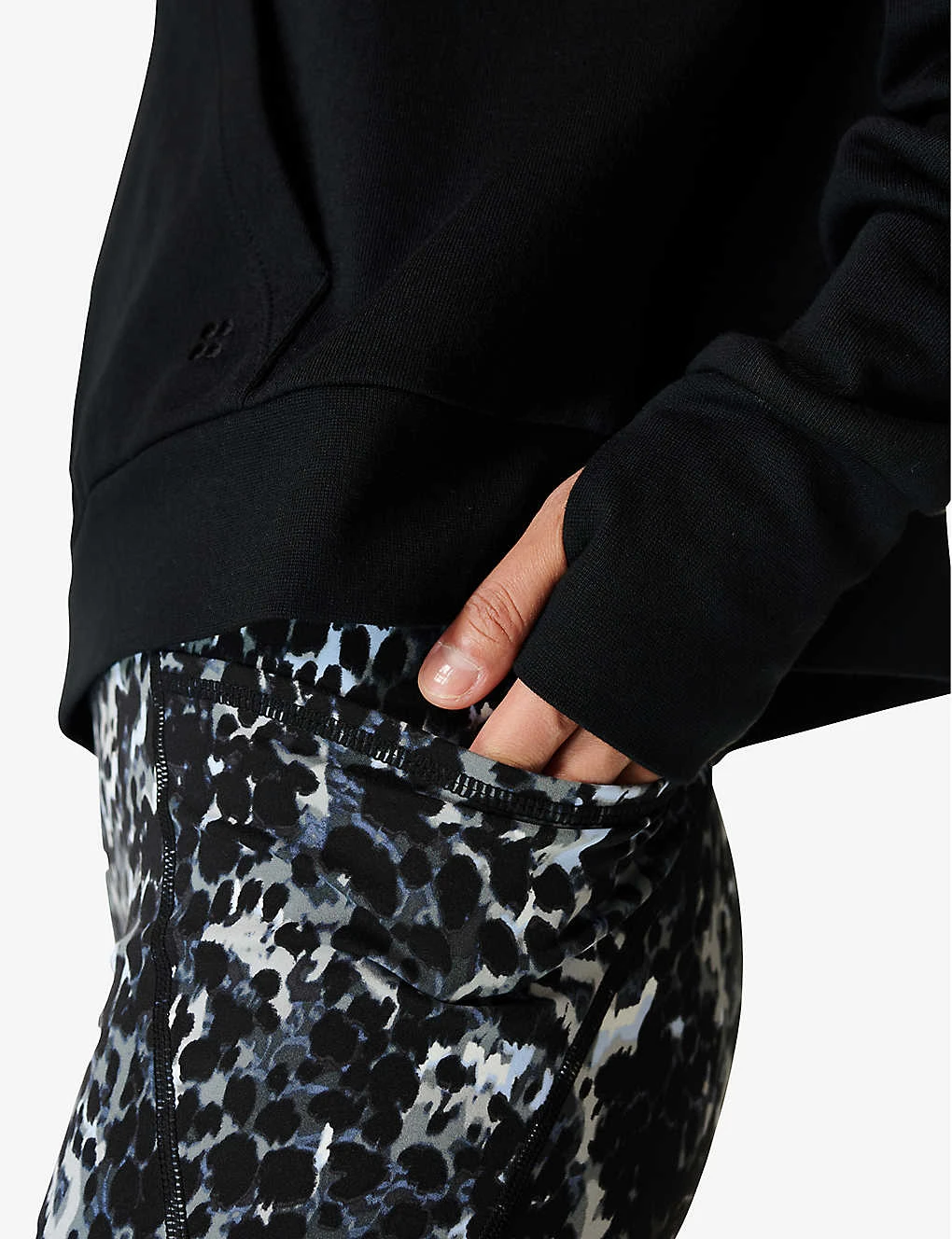 Sweaty Betty After Class V-neck Organic Cotton-blend Hoody 7 Sweaty Betty After Class V-neck Organic Cotton-blend Hoody - Image 5